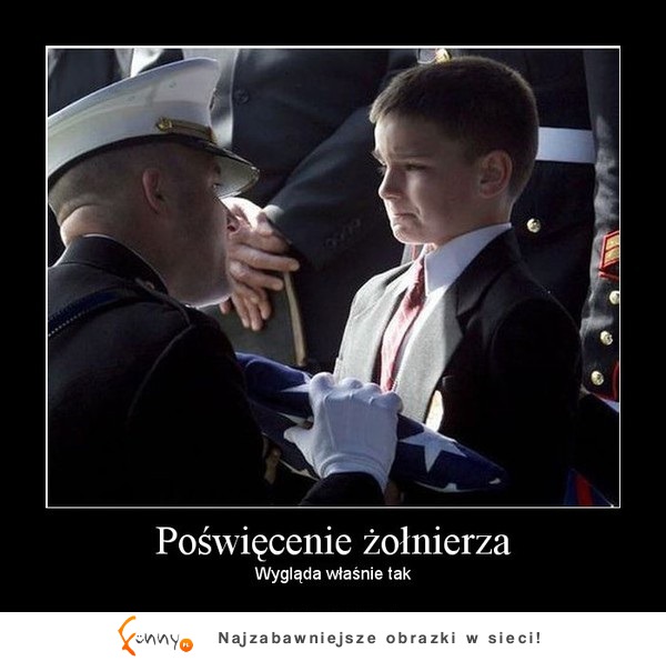 Poświęcenie żołnierza... Patrząc na tego chłopca każdego chwyci za serce :(