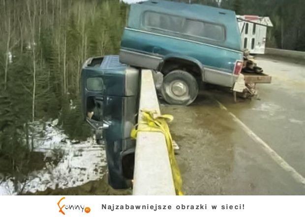 Aż boli jak się na to patrzy - jak te auta się tam znalazły?