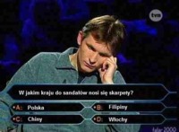 W jakim kraju do sandałów nosi sie skarpety?