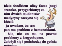 Studenci zaczęli sie kłócic, a facet na to... HAHA!