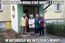 Pod blokiem mogą stać nawet 2 godziny