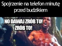 Budzenie się minutę przed budzikiem