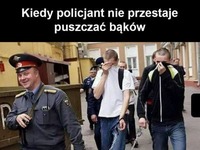 i się cieszy