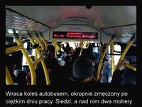 Jedzie facet autobusem, okropnie zmęczony... Moherowe berety vs facet! :D
