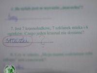 7 krasnoludków, 7 szklanek mleka i 6 ogórków. Czego jeden krasnal nie dostanie? ;D