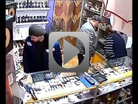 Kradzież w sklepie z elektroniką