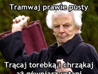 Tramwaj prawie pusty