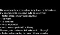 Na leżakowaniu chłopczyk sprawdza czy jego koleżanka jest dziewczynką...