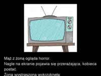 Mąż z żoną ogląda horror. NAGEL na ekranie pojawia się przerażająca, kobieca postać! ZOBACZ reakcję żony :D